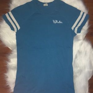 HOLLISTER T-SHIRT